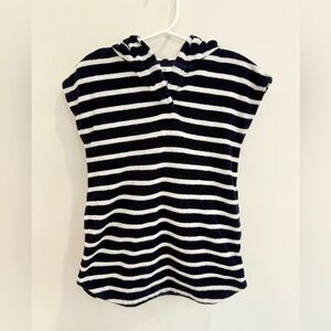 Baby gap size 2T Terry cloth swim cover up with hood and pockets- adorable!